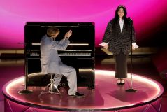 Billie Eilish e Finneas apresentam &quot;What Was I Made For&quot; no Oscar 2024