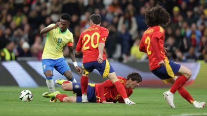 Vinicius Júnior em ação contra a Espanha, em Madri