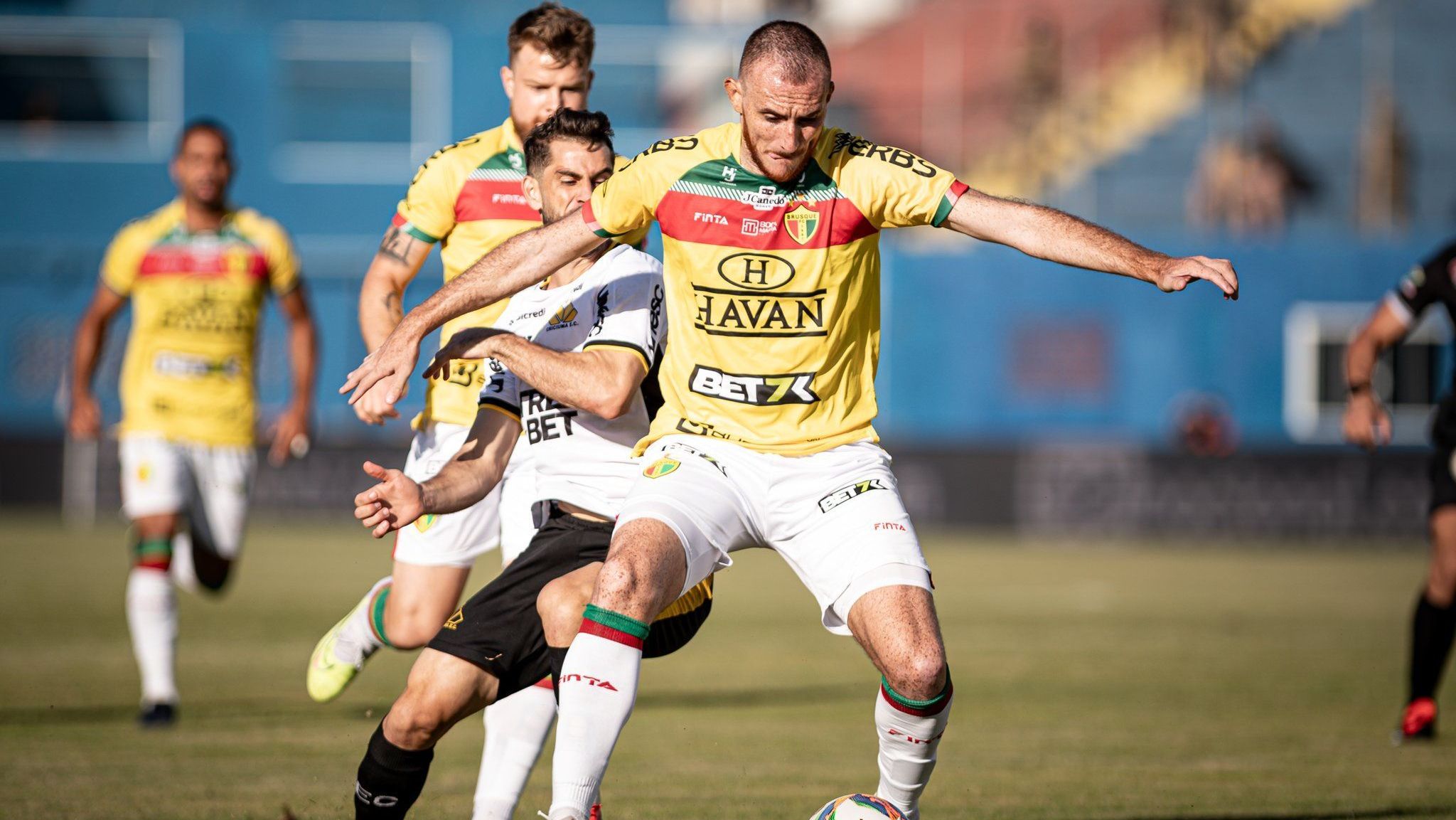 Criciúma larga em vantagem na decisão do Campeonato Catarinense