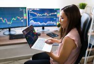 Mulheres são 34% em cargos de liderança em bancos e fintechs, revela estudo
