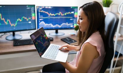 Mulheres são 34% em cargos de liderança em bancos e fintechs, revela estudo