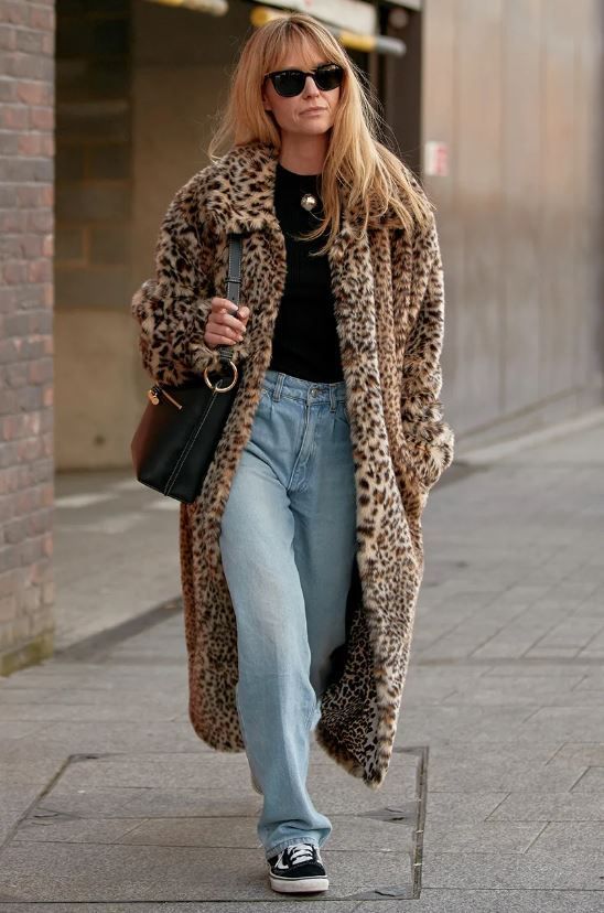 Uma das opções é usar um casaco de animal print / Reprodução/Pinterest