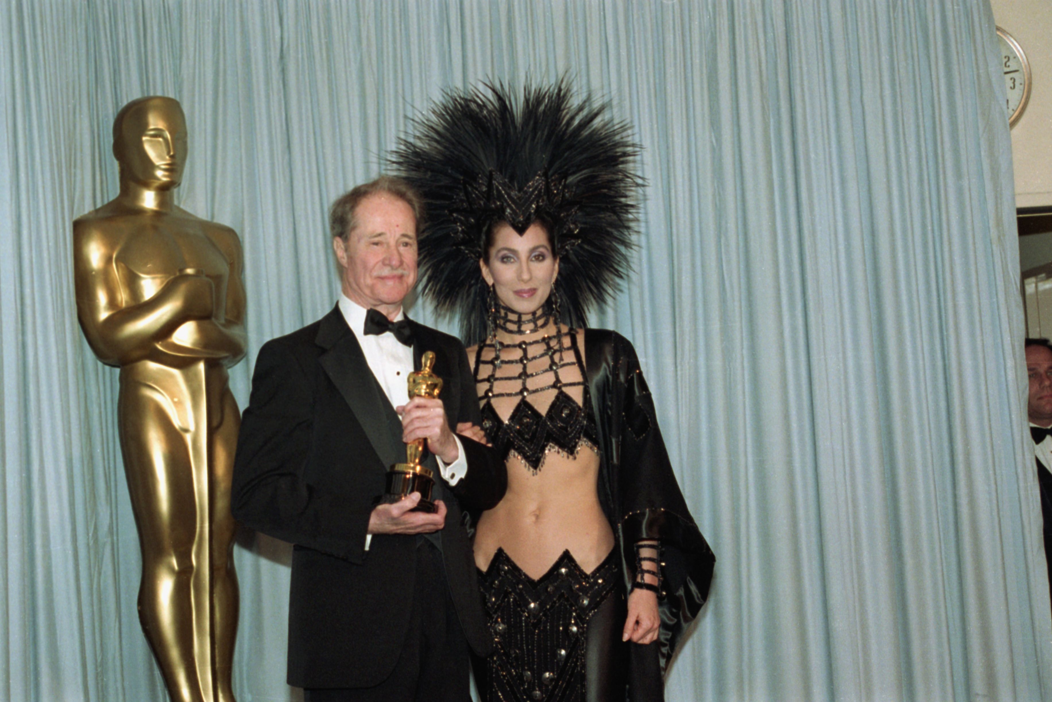 Cher na premiação do Oscar em 1986 • Bettmann/Getty Images