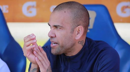 Daniel Alves quando ainda atuava pelo Pumas