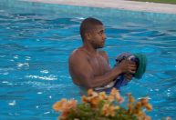 "Ela quer procurar onda", diz Davi após ter roupas jogadas na piscina do BBB24