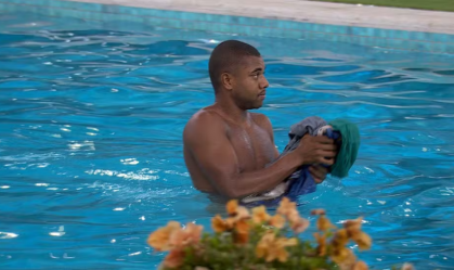 davi roupas piscina