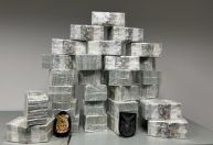 Montanha de dólar: Em parede falsa, PF encontra US$ 3 milhões em operação contra lavagem de dinheiro