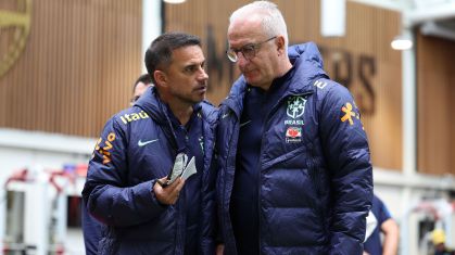 Rodrigo Caetano e Dorival Júnior na concentração da Seleção Brasileira em Londres