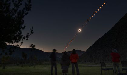 As fases de um eclipse solar total em El Molle, Chile, em julho de 2019.