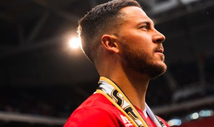 Hazard ganha homenagem em estádio e nome em CT na França