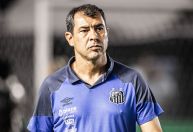 Carille aponta gramado como culpado pela má atuação do Santos contra o Brusque