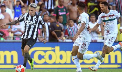 Fluminense e Botafogo em campo pela 11ª rodada do Campeonato Carioca
