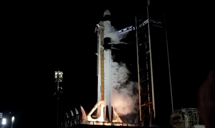 Nasa e SpaceX lançam foguete com quatro tripulantes para missão espacial de longa duração