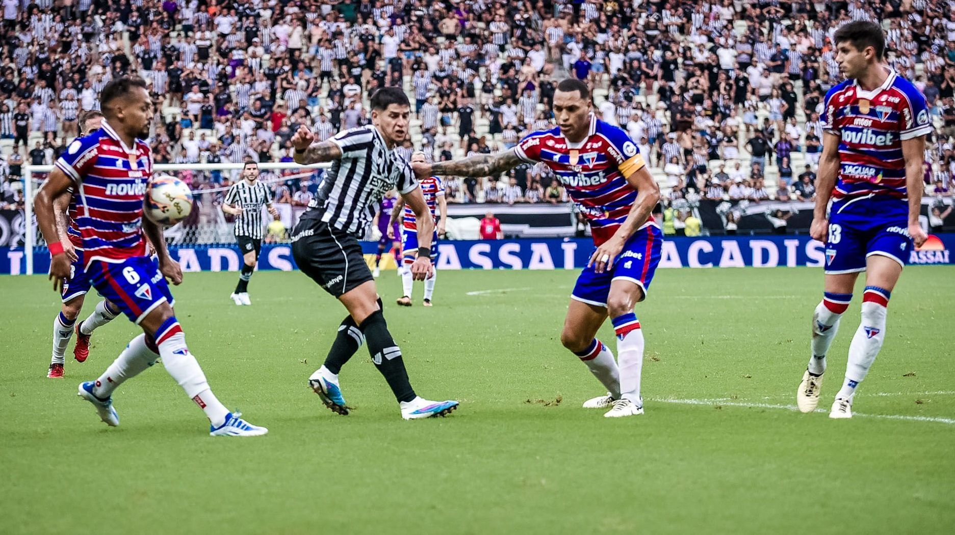 Fortaleza e Ceará empataram sem gols no jogo de ida da final do Cearense