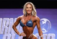 Francielle Mattos é campeã do Arnold Classic Ohio; brasileira fica com vice