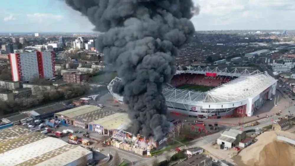 Prédio ao lado do estádio do Southampton sofreu incêndio