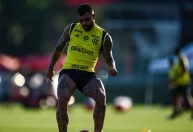 Gabigol volta a treinar com grupo e pode jogar contra o Fluminense