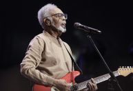 Lollapalooza: Gilberto Gil canta “Não Chore Mais” e Preta aparece no telão