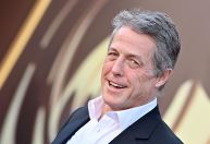 Hugh Grant diz ter recebido conselho da sogra para não virar político