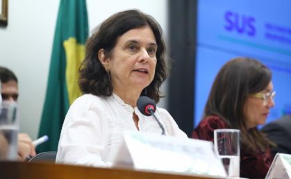 Ministra da Saúde, Nísia Trindade participa de reunião da Comissão de Fiscalização Financeira e Controle da Câmara