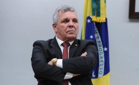 O deputado federal Alberto Fraga (PL-DF), presidente da Comissão de Segurança