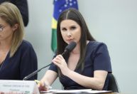 Presidente da CCJ escolhe colega da oposição para relatar PEC que limita poderes do STF