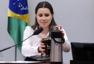CCJ da Câmara adia votação da PEC que limita decisões individuais de ministros do STF