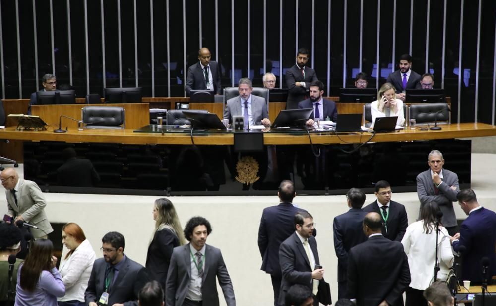 O presidente da Câmara, Arthur Lira (PP-AL), comanda sessão no plenário da Casa