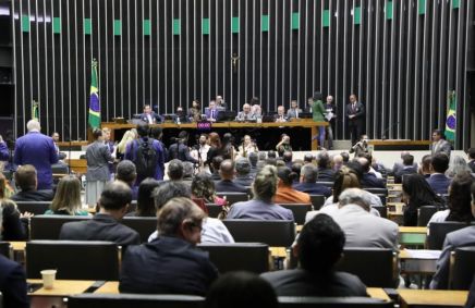 Plenário da Câmara dos Deputados em 27/03/2024