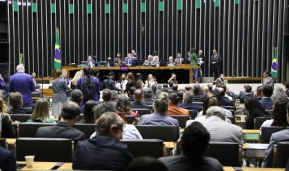 Projeto que exige atendimento humano ininterrupto em SAC é aprovado em comissão da Câmara