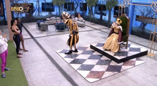 Isabelle e Matteus cumprem "castigo do monstro" no BBB24