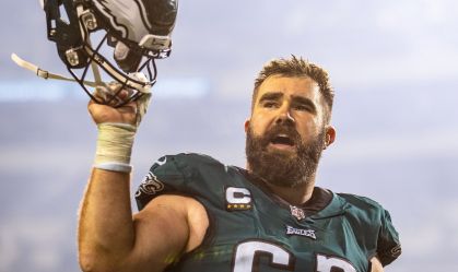 Jason Kelce diz ter ficado triste com derrota do irmão Travis no Super Bowl