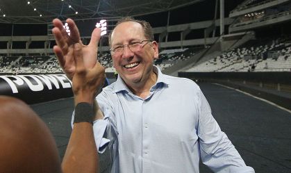 John Textor no Nilton Santos