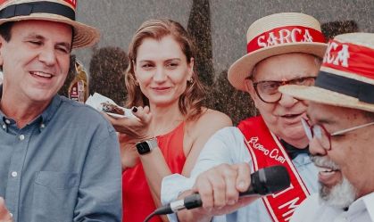 Jorge Aragão celebra 75 anos no Cristo Redentor com Eduardo Paes
