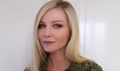 Kirsten Dunst mantém espírito de líder de torcida 24 anos após filme clássico