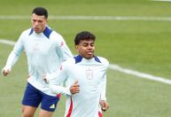 Vídeo: Joia do Barcelona faz golaços em treino antes de Espanha x Brasil