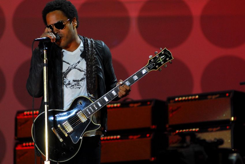 Lenny Kravitz durante apresentação na Praia de Copacabana / Fernanda Calfat/Getty Images
