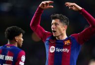 Barcelona vence Napoli e avança às quartas de final da Champions League