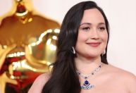 Após perder Oscar, Lily Gladstone agradece aos povos nativos dos EUA