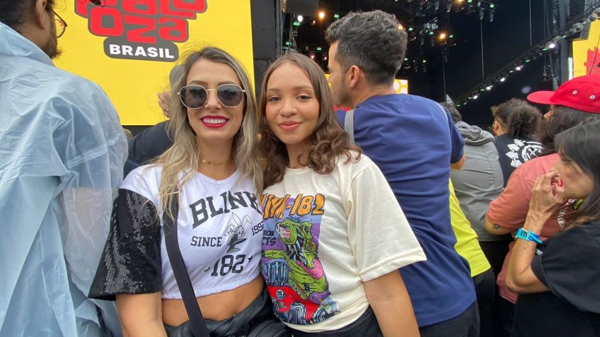 As paranaenses Carla e Stefany chegaram cedo para assistir à banda Blink-182 /Flávio Ismerim/CNN