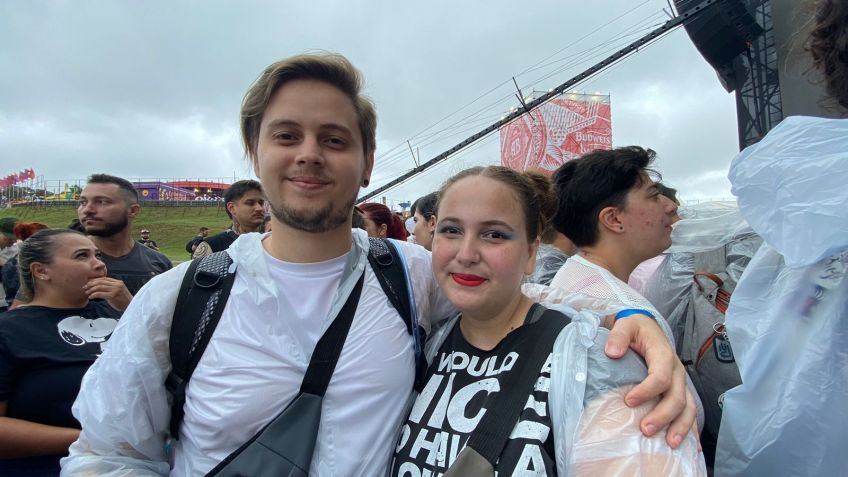 O casal Giovani e Alana chegou a planejar a lua de mel no show que o Blink-182 faria em 2023 / Nicoly Bastos/CNN