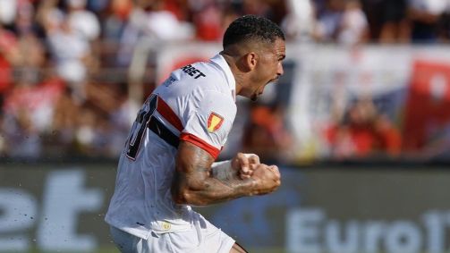 Luciano comemora gol sobre o Ituano pelo Paulistão