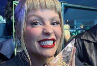 Luísa Sonza canta versão em inglês de 