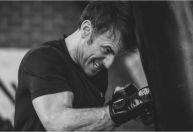 Fotos de Emmanuel Macron em treino de boxe causam discussão na França