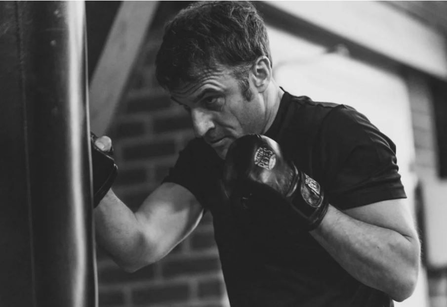 Presidente francês Emmanuel Macron em treino de boxe. / 19/03/2024 Soazig de la Moissonnière - Instagram