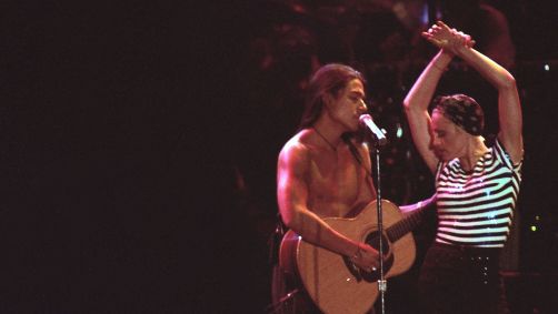 Madonna se apresenta durante show no estádio do Morumbi, na zona sul de São Paulo, com a turnê &quot;The Girlie Show&quot;, em 1993