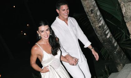 Mari Saad e Romulo Arantes celebram em festa de pré-casamento