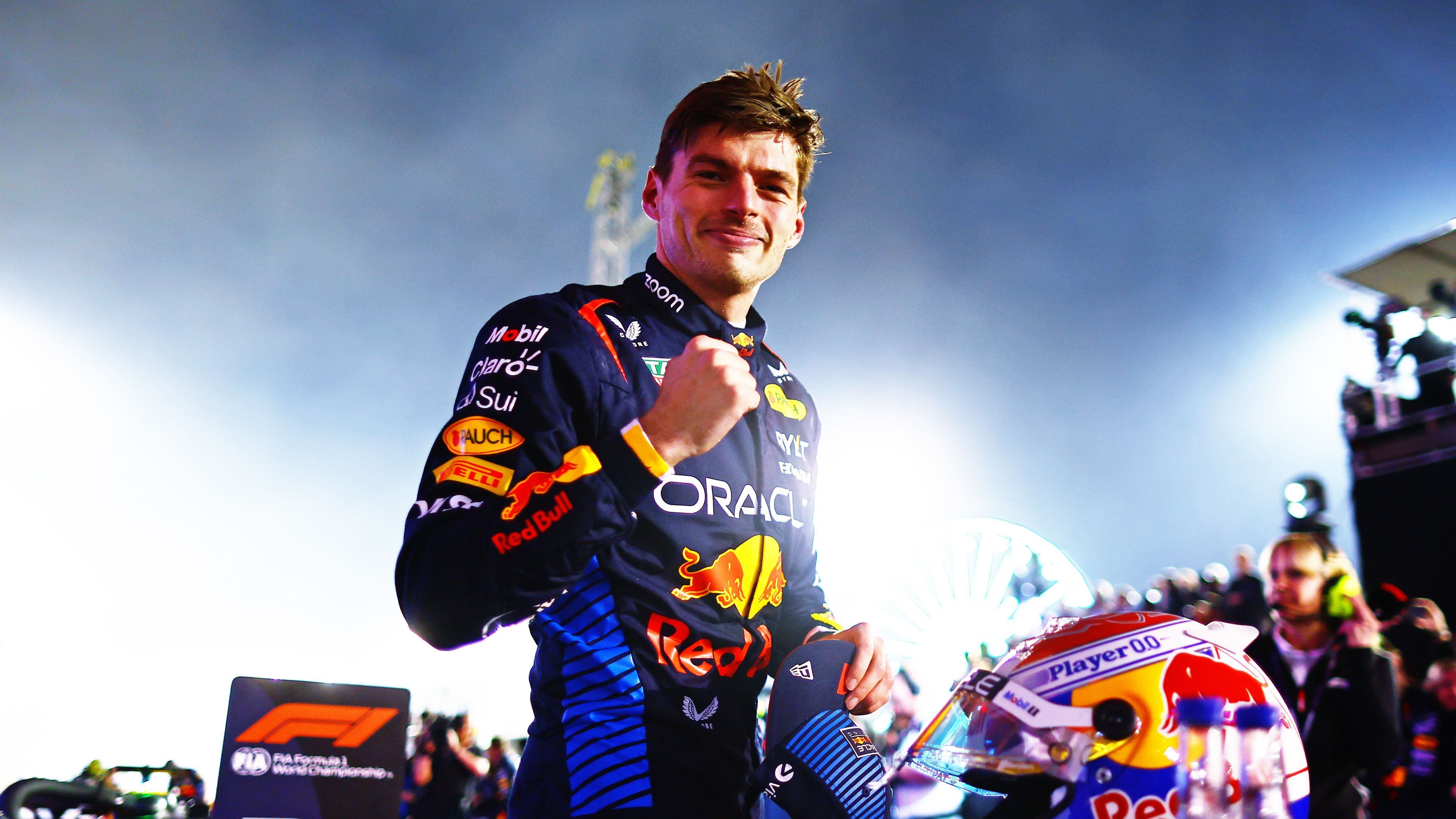 Max Verstappen comemora a vitória no GP do Bahrein