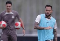 Braz cita “sinal positivo” de Maycon e nega recusa do volante do Corinthians