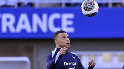 Mbappé em treino da Seleção Francesa